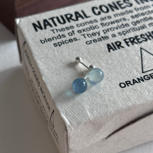 圆珠海蓝宝耳钉