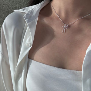 法式蝴蝶结粉锆石项链