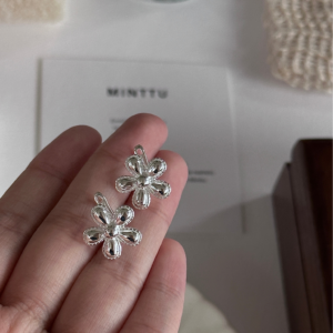 高质感花花耳环