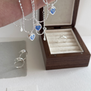 爱心蓝锆石项链